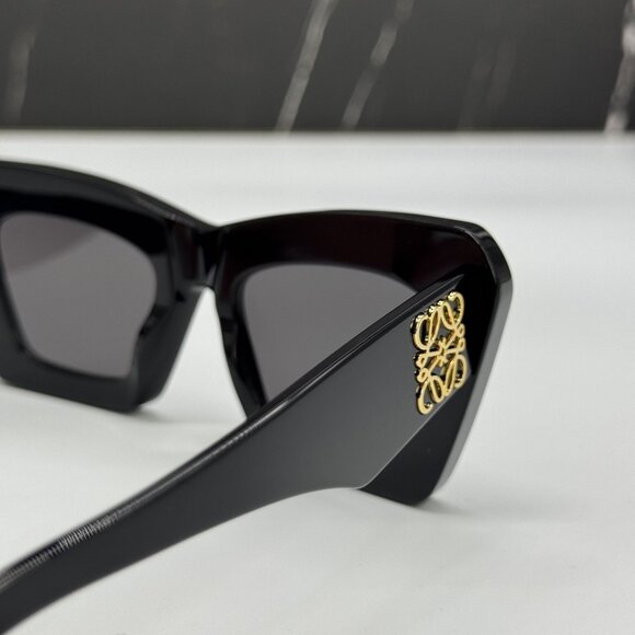 NEW LOEWE LW40145I 01A WOMEN SUNGLASSES BLACK CAT EYE LOEWE EYEWEAR - Picture 5 of 10
